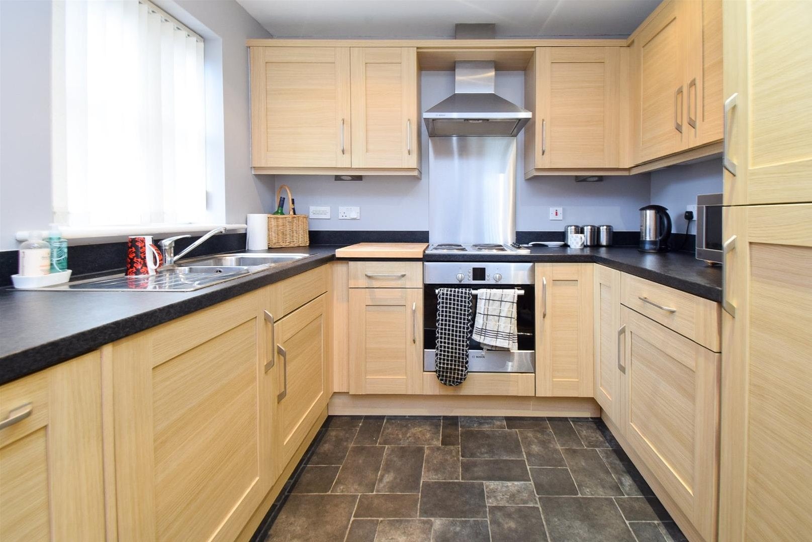 Flat Royal Troon Drive in Wakefield