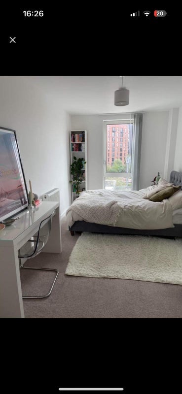 Room Rolling Street in Salford