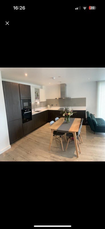 Room Rolling Street in Salford