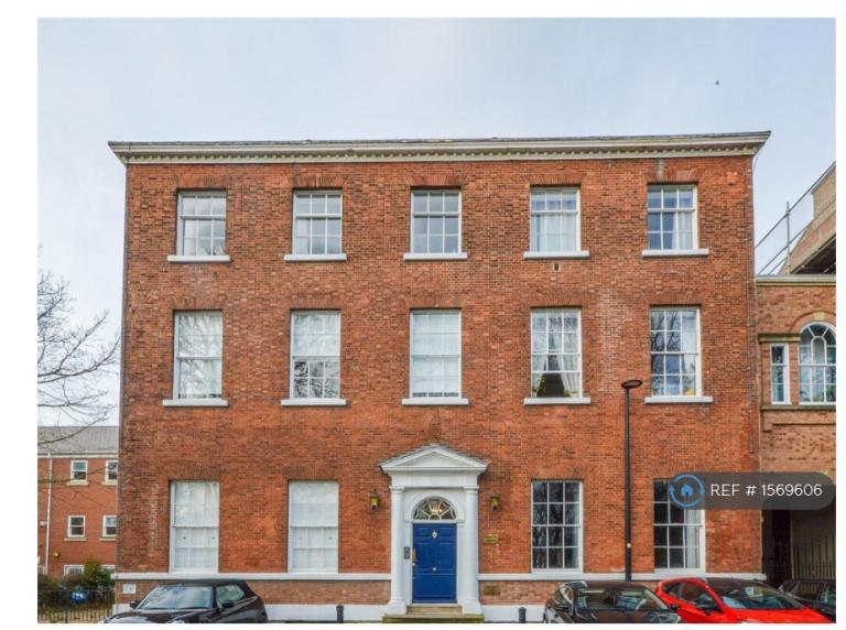Flat South Parade in Wakefield