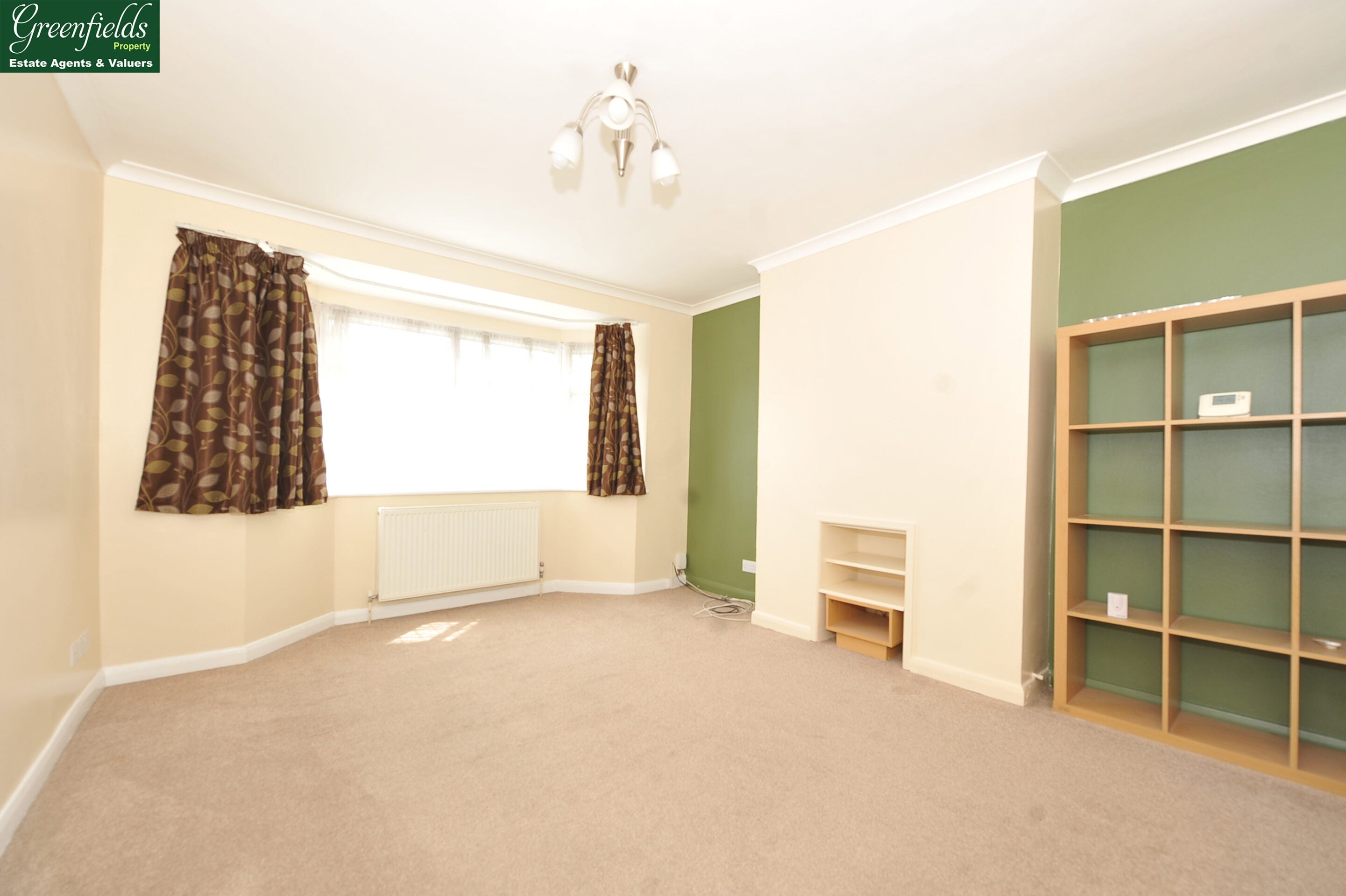 Flat Dawlish Drive in Greater London