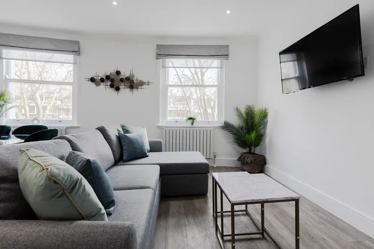 Flat Sussex Gardens in City of Westminster