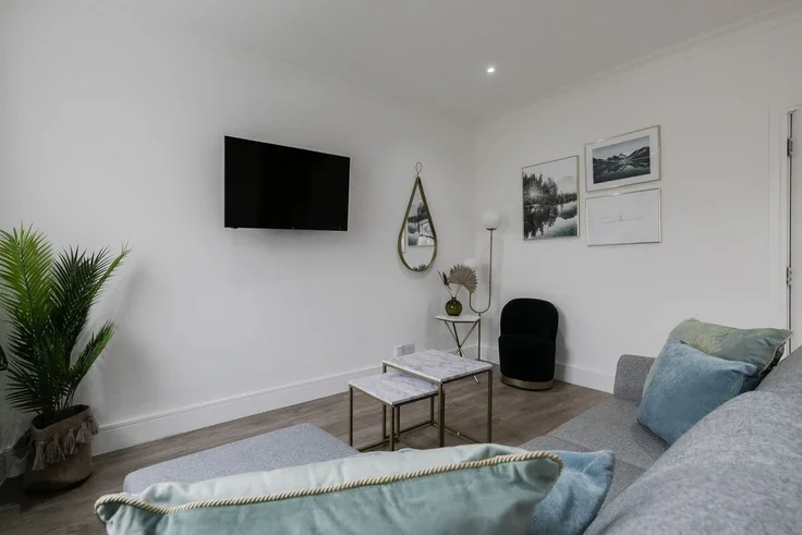 Flat Sussex Gardens in City of Westminster
