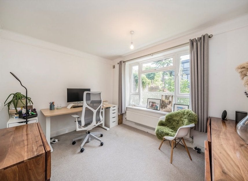 Flat Haversham Close in Greater London