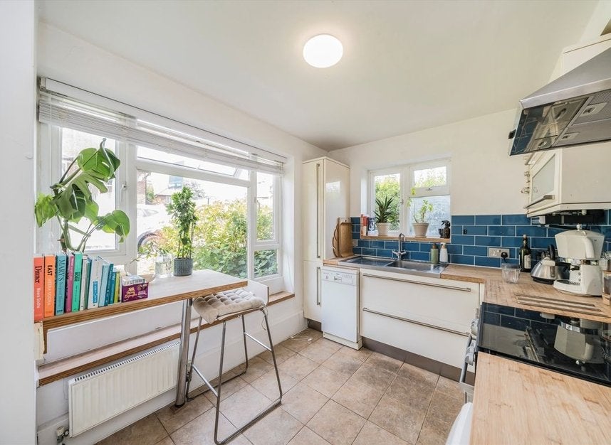 Flat Haversham Close in Greater London