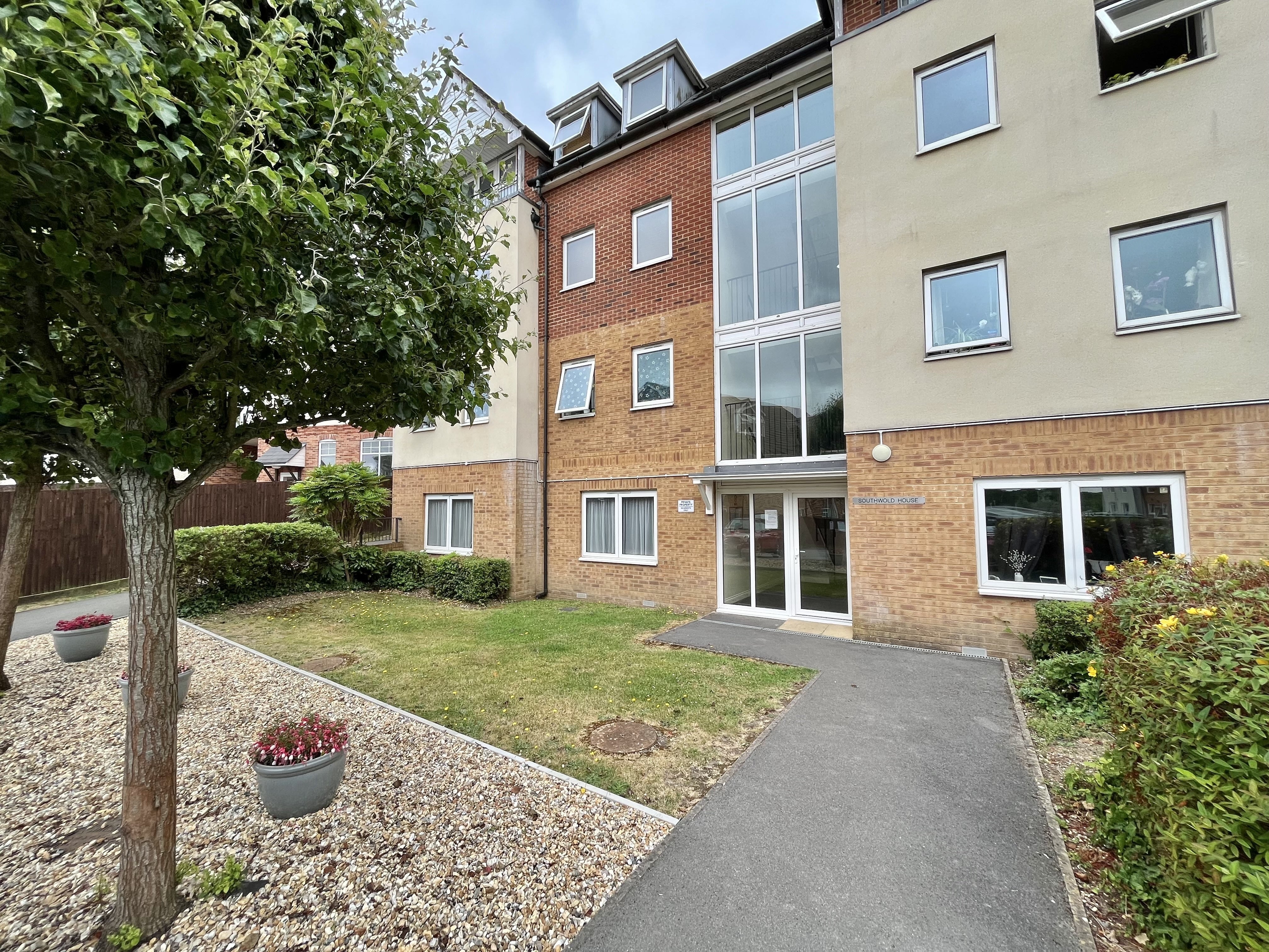 Flat Bastins Close in Fareham