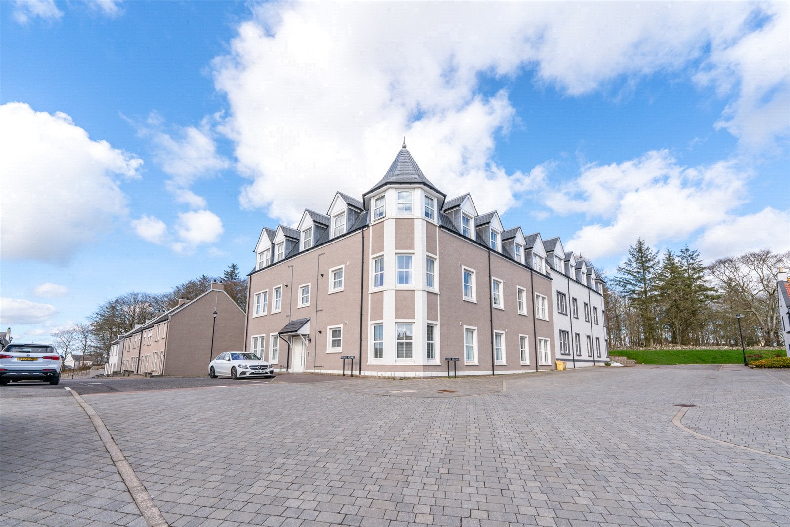 Flat Kennedy Place in Ellon