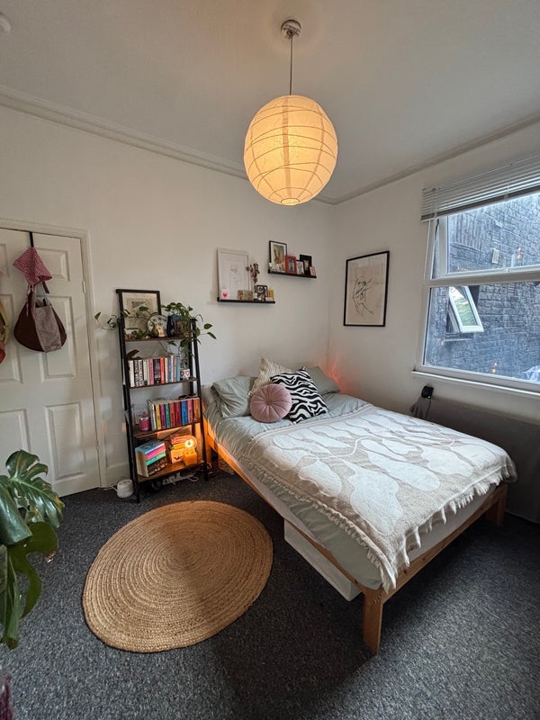 Room Torrens Road in Greater London
