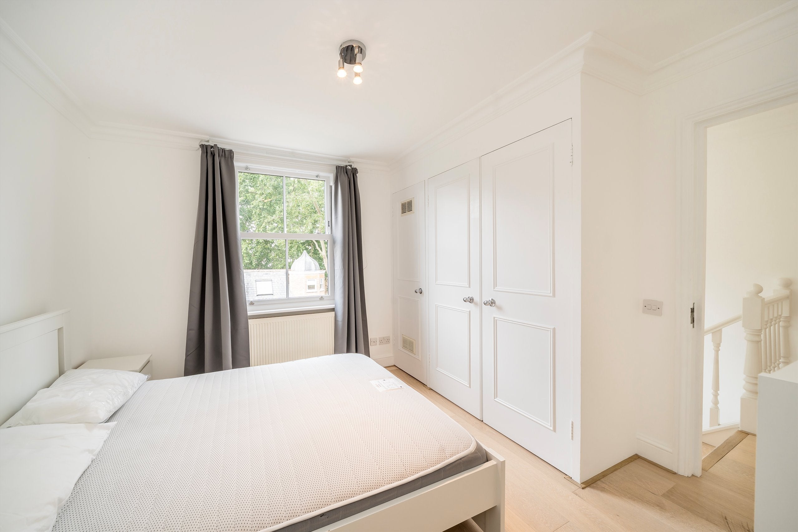 Flat Harwood Road in Greater London