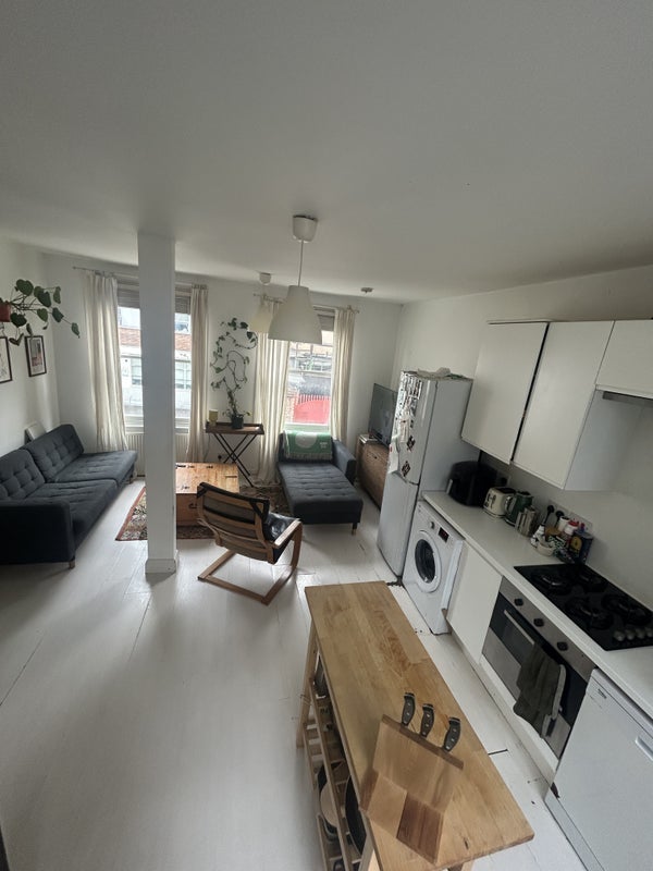 Room Tudor Road in Greater London