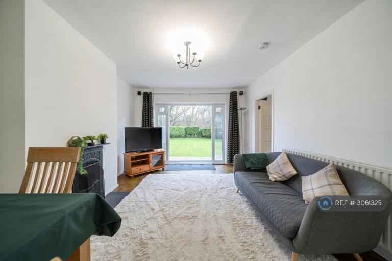 House Thornhill Road in Greater London