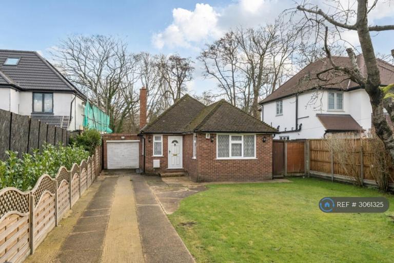 House Thornhill Road in Greater London