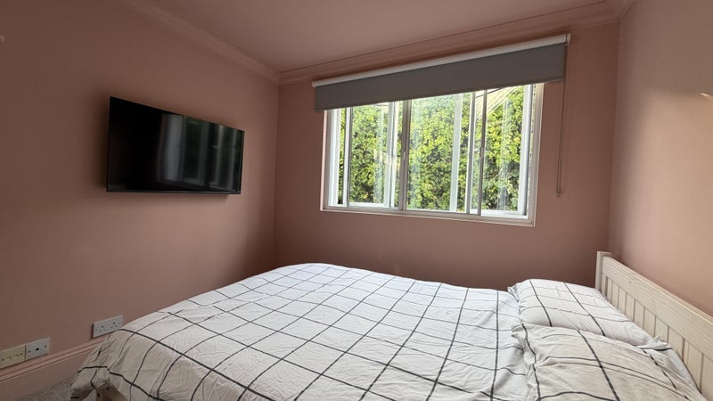 Room Amies Street in Greater London