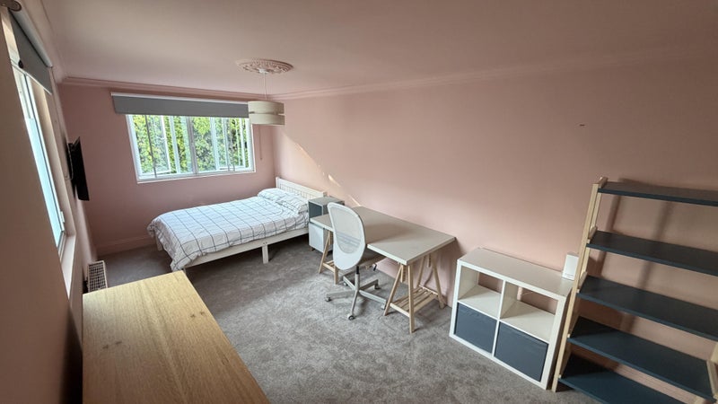 Room Amies Street in Greater London