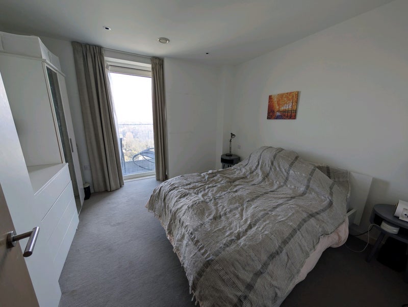 Room Devan Grove in Greater London