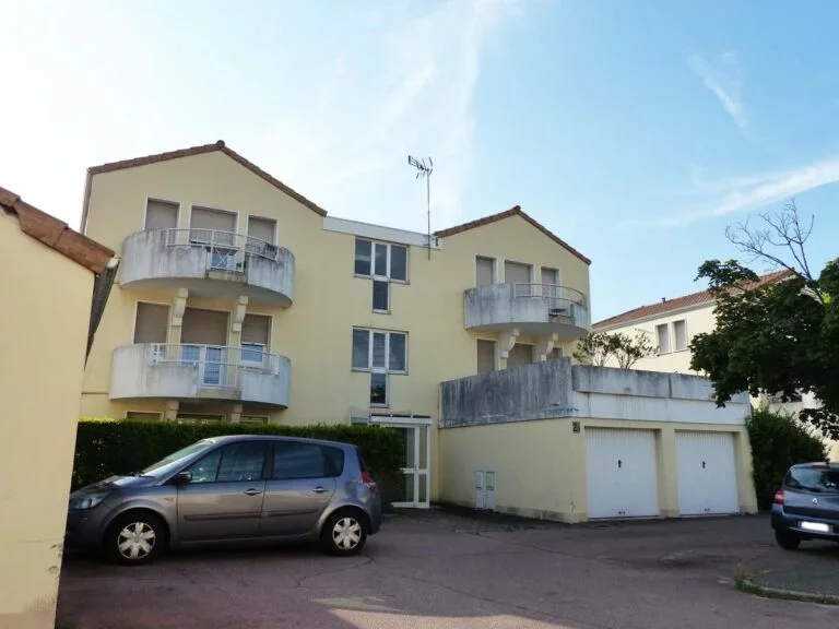 Flat Rue Jacques Brel in Portes-lès-Valence