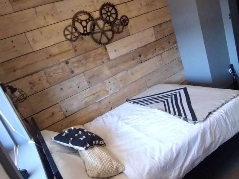 Room Laburnum Court in Wakefield