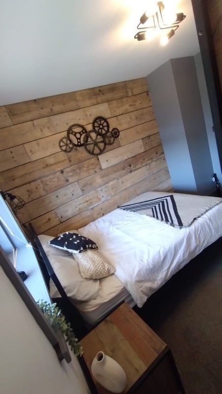 Room Laburnum Court in Wakefield