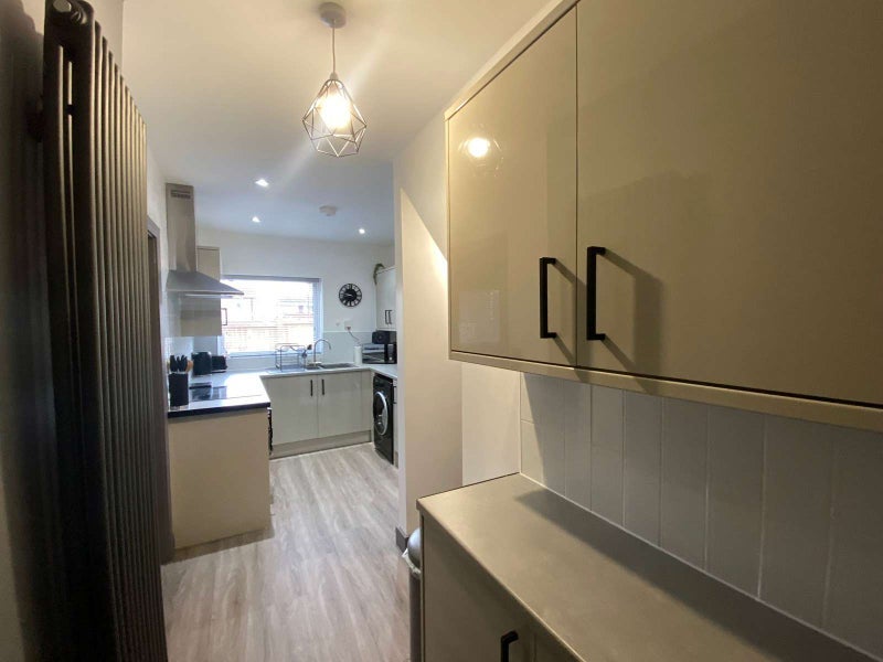 Room Laburnum Court in Wakefield