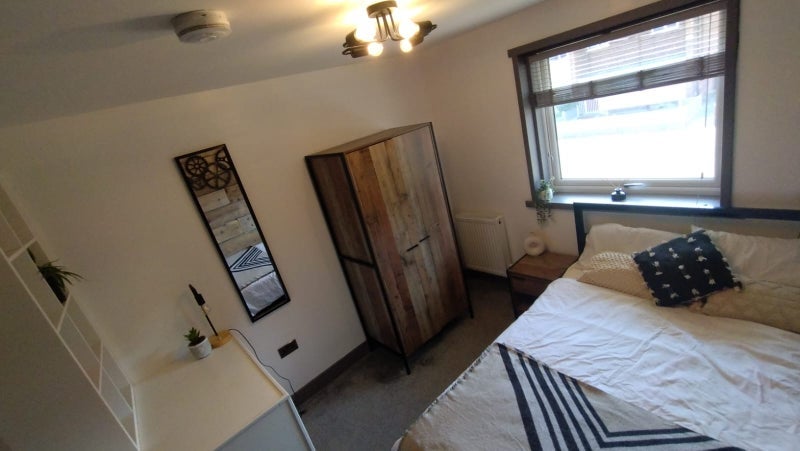 Room Laburnum Court in Wakefield
