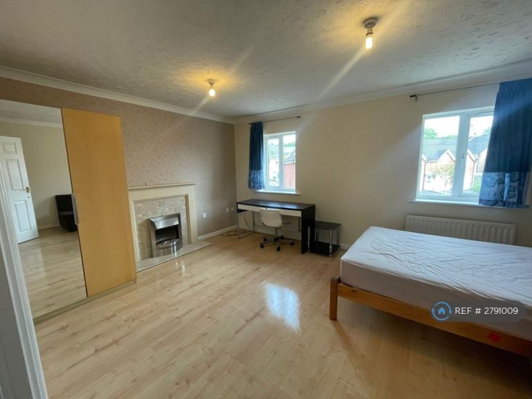 Room Godwin Way in Stoke-on-Trent
