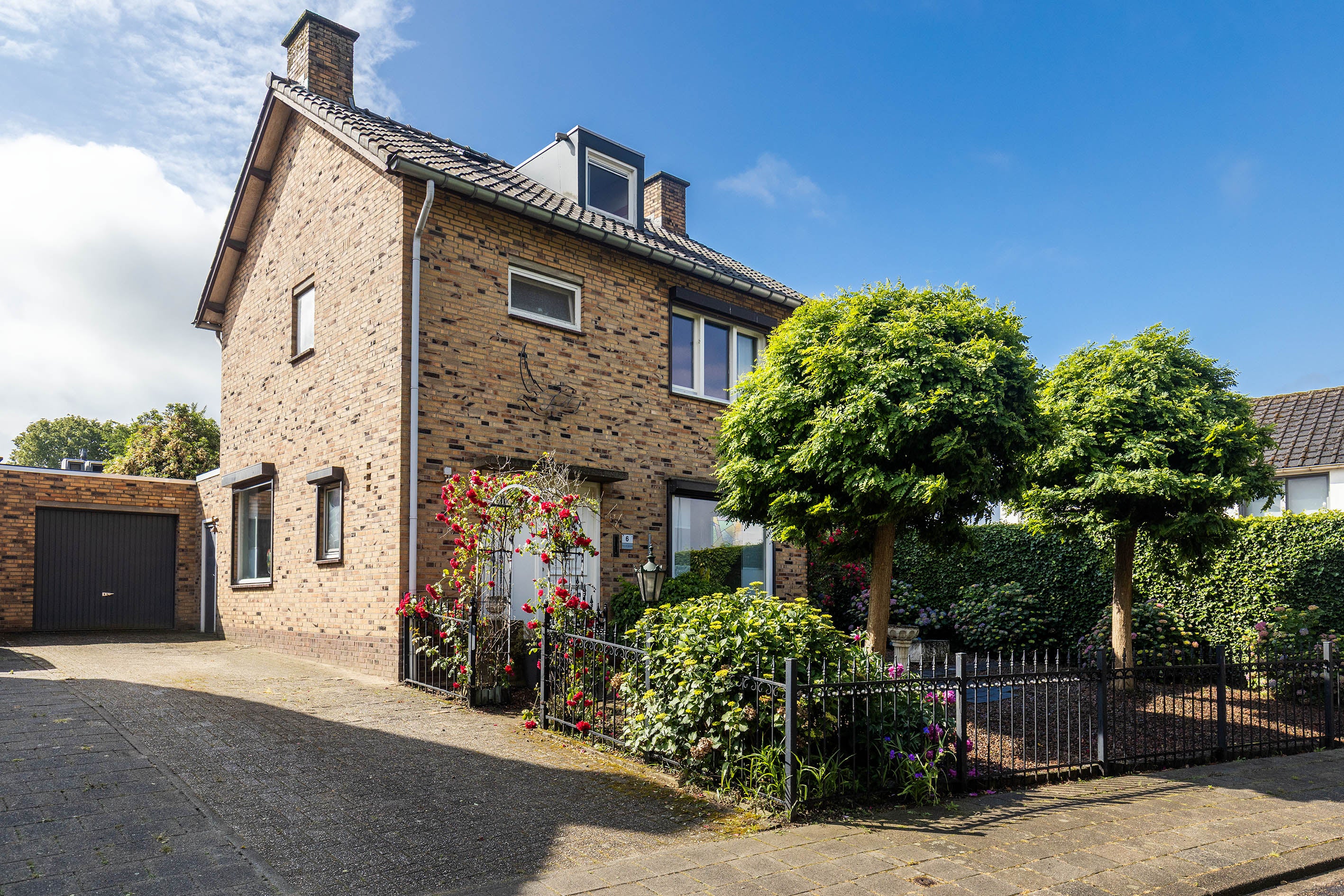 Huis Kerkstraat 6 in Guttecoven