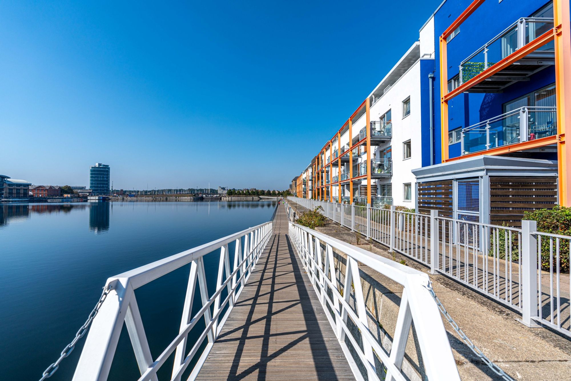 Flat Watersmeet in Chatham