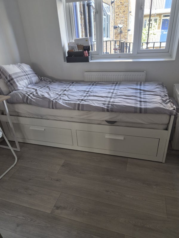 Room Saint Mary's Path in Greater London