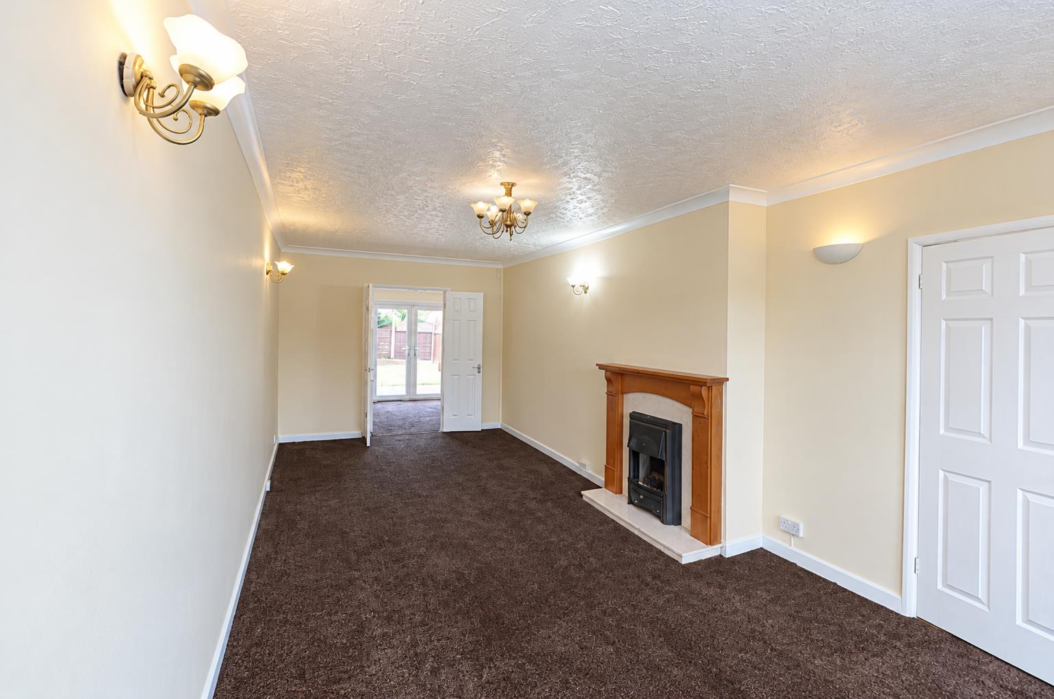 House Hetherington Close in Slough