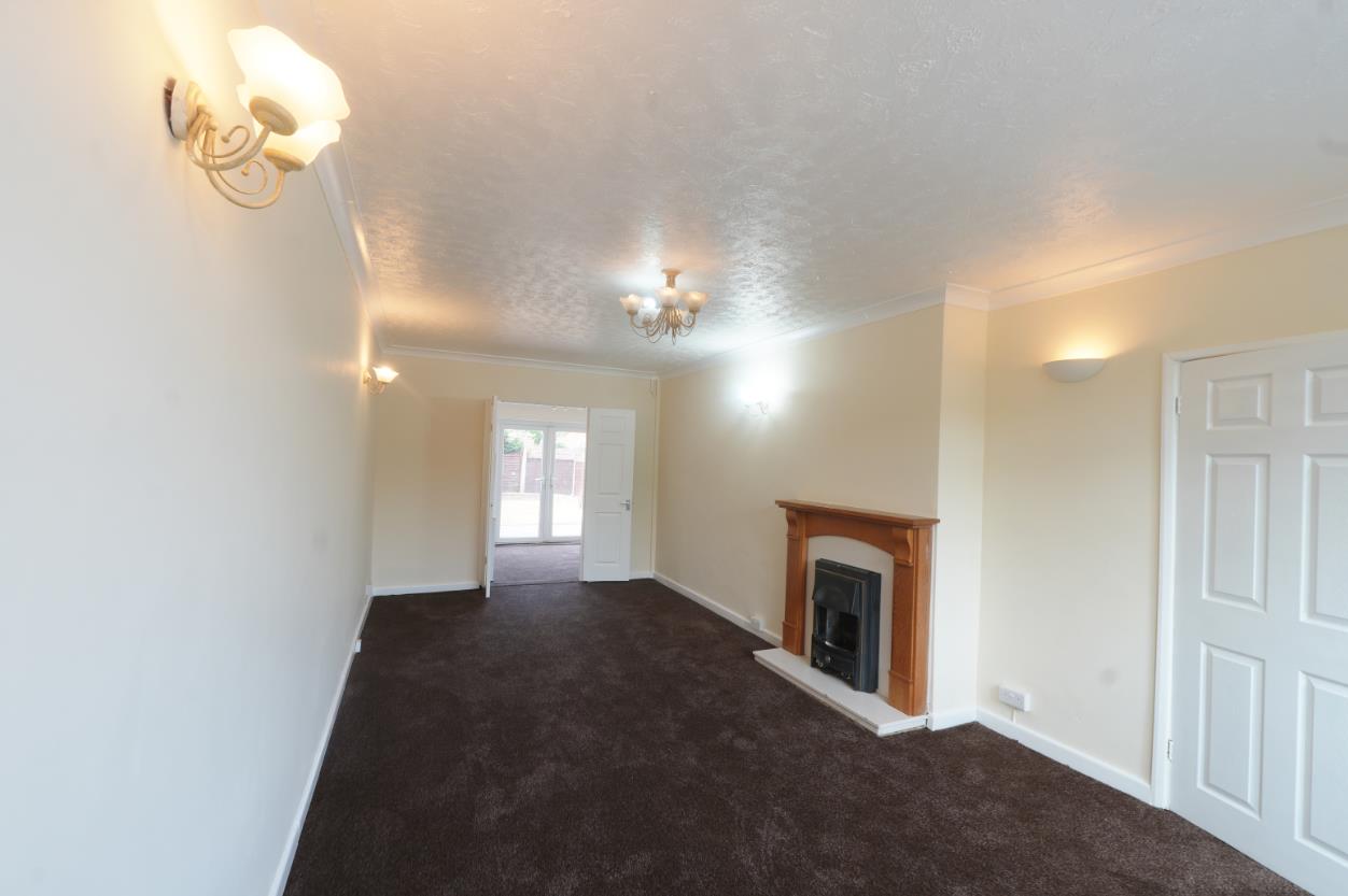 House Hetherington Close in Slough