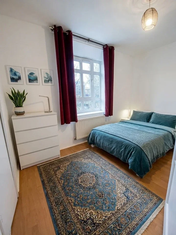 Room Retreat Place in Greater London