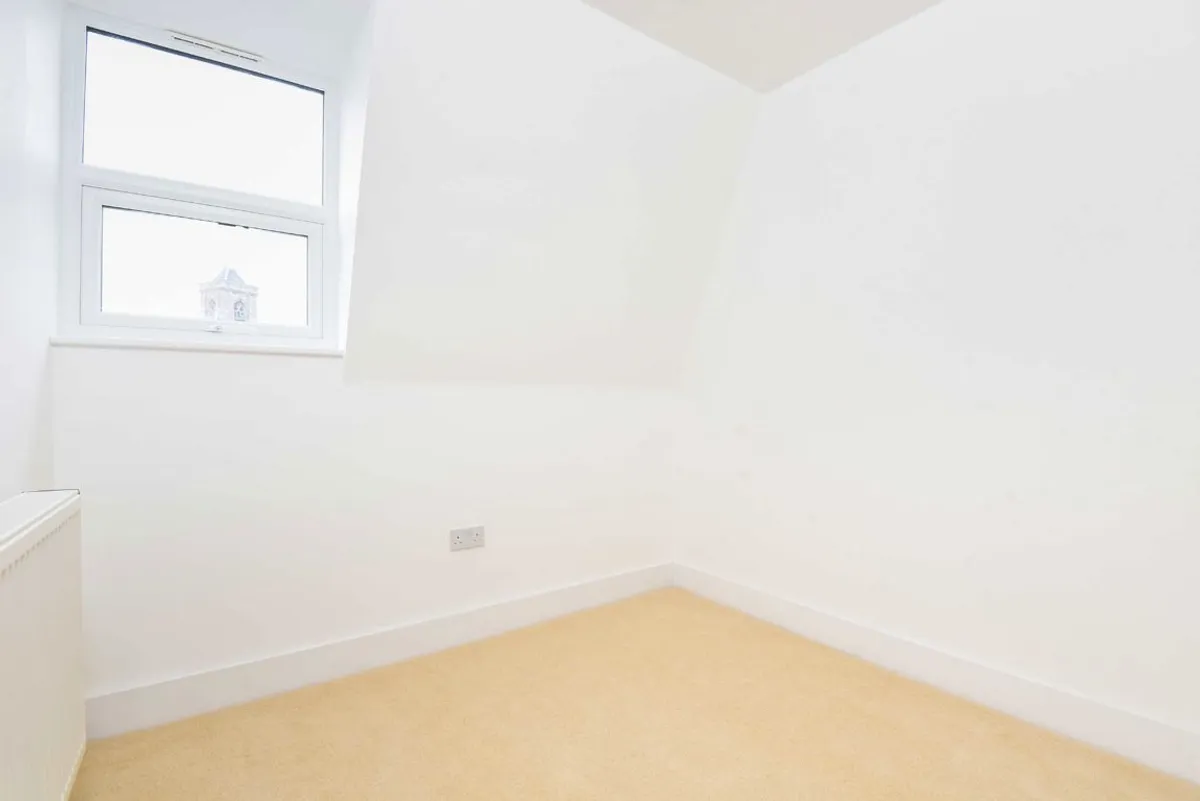 Flat Adam Mews in Greater London