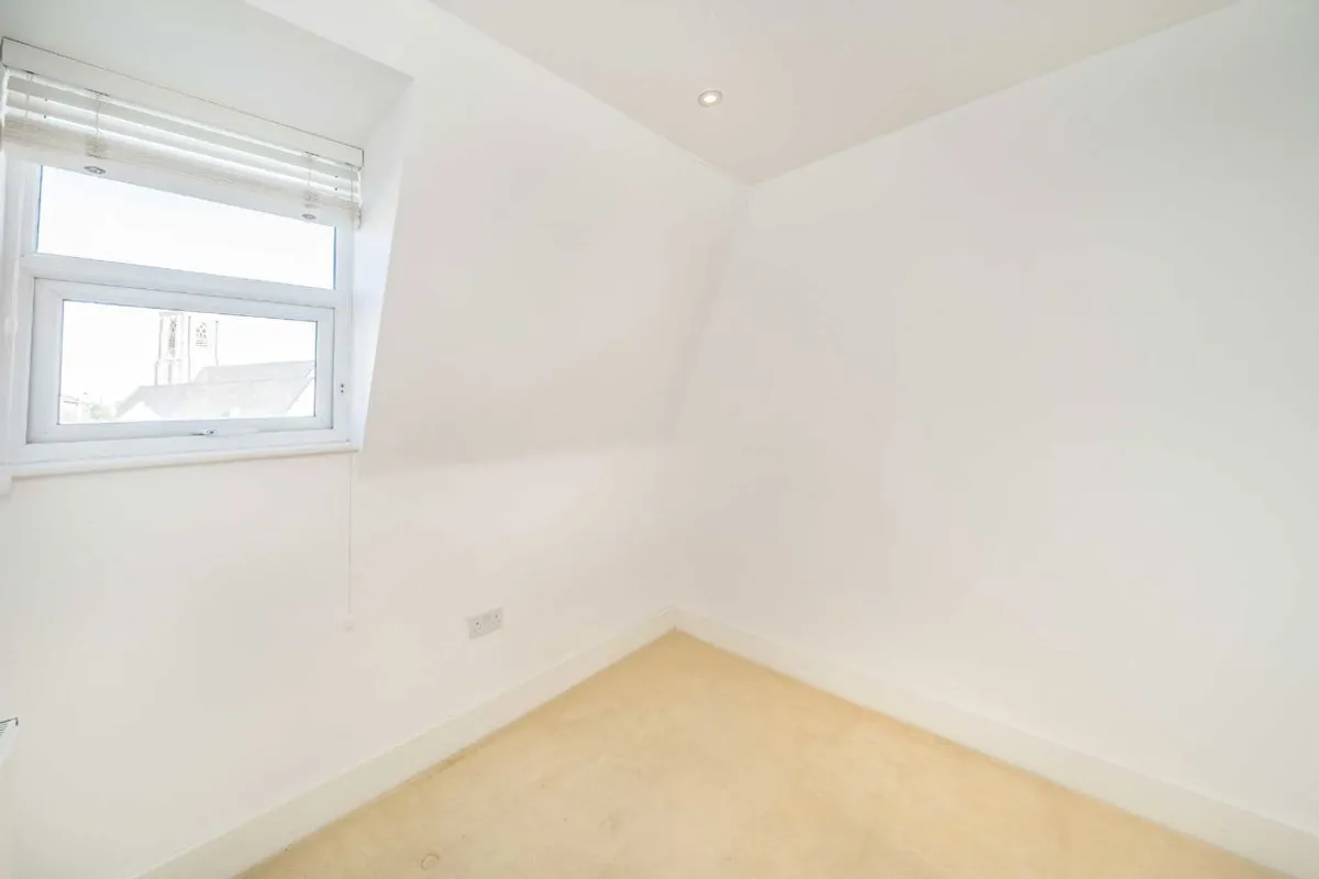 Flat Adam Mews in Greater London
