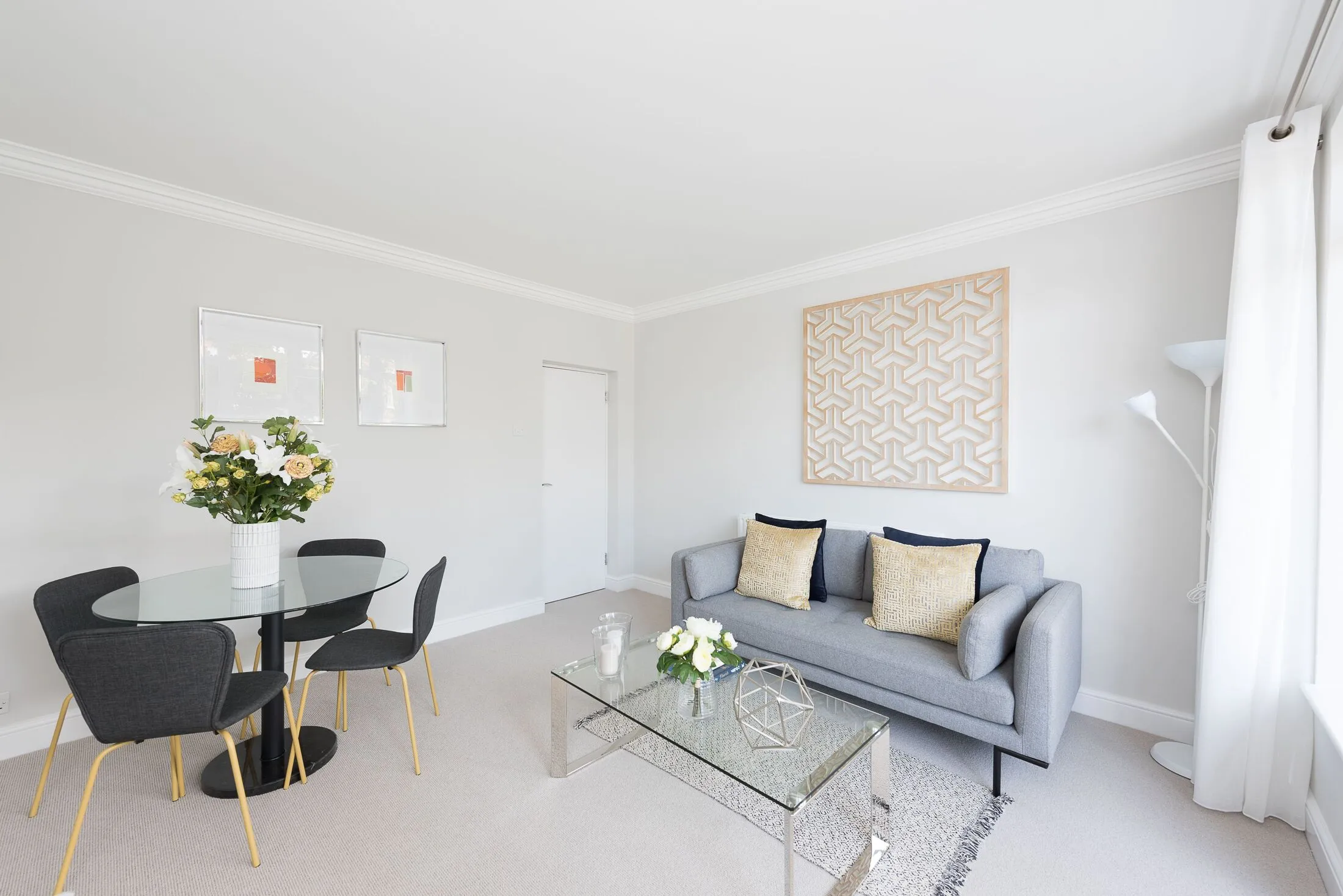 Flat Peony Court in Greater London