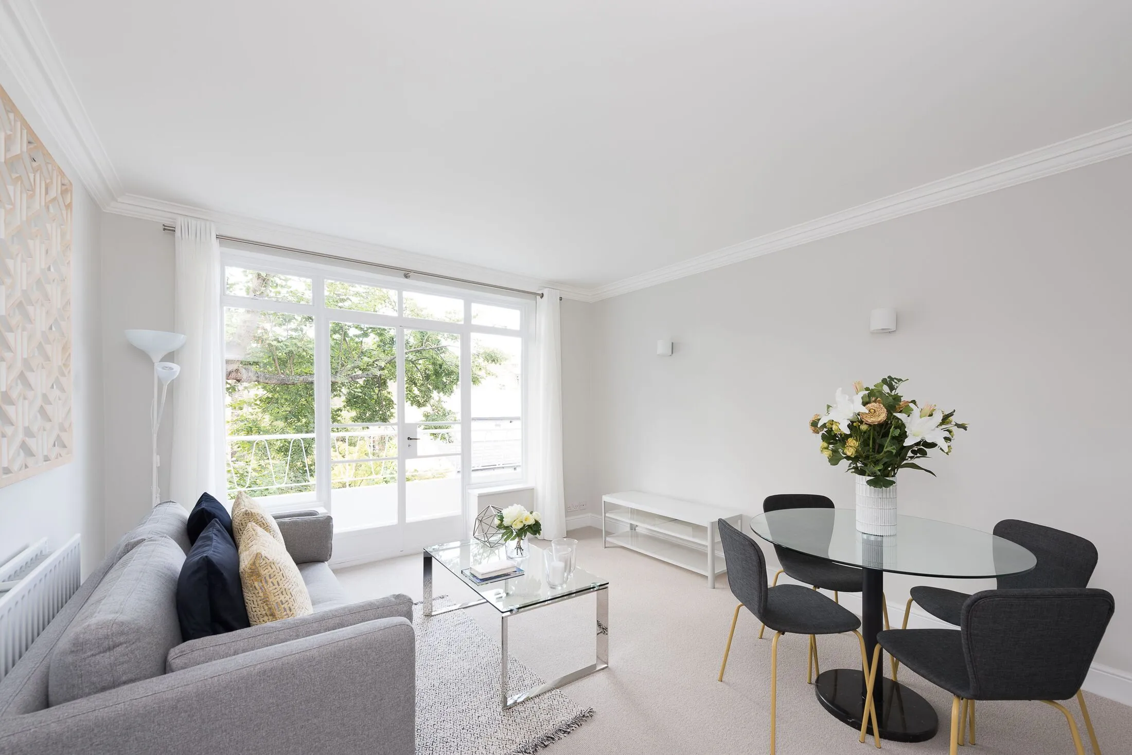 Flat Peony Court in Greater London