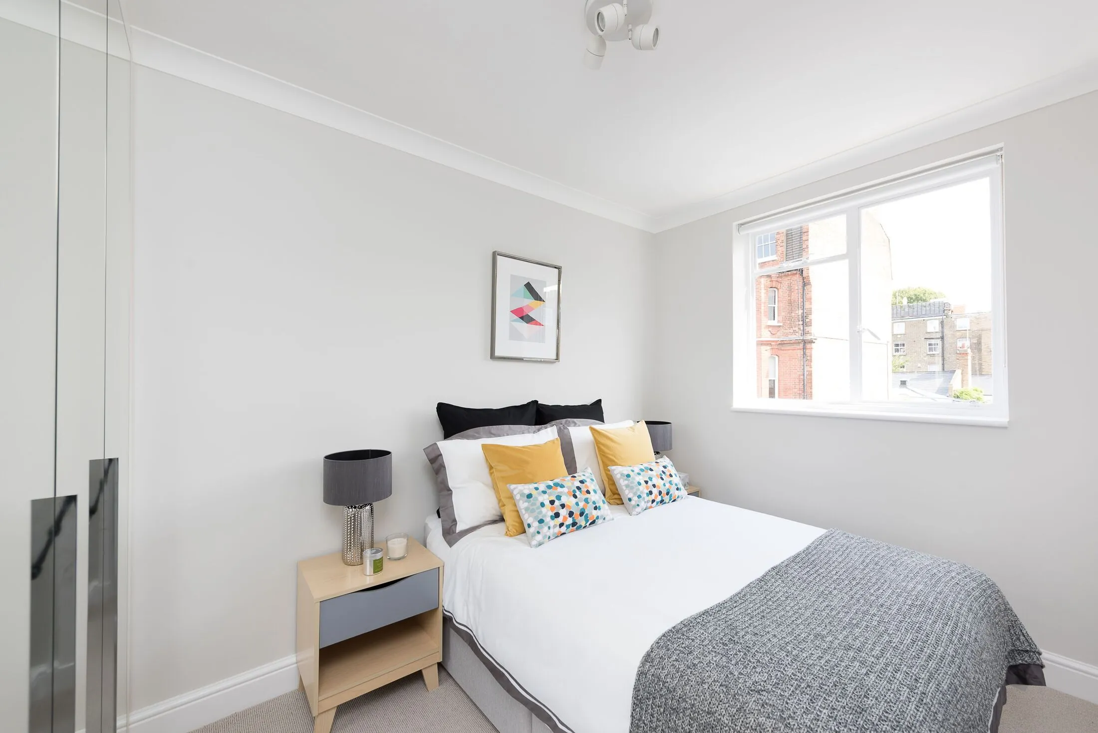 Flat Peony Court in Greater London