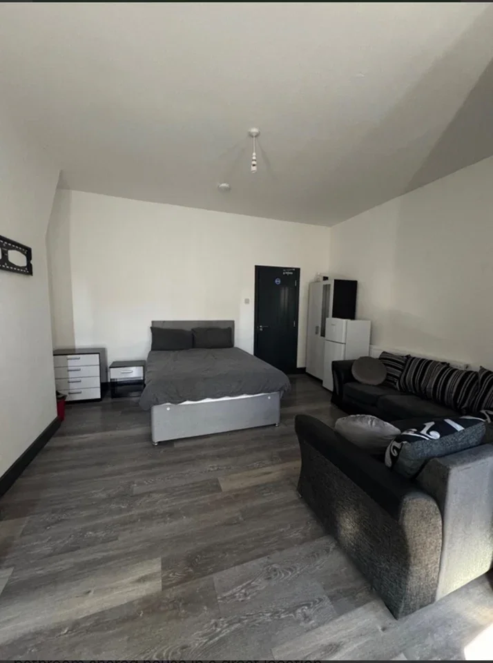 Room Horace Street in St Helens