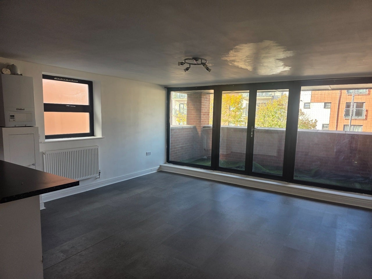Flat Waldrons Yard in Greater London