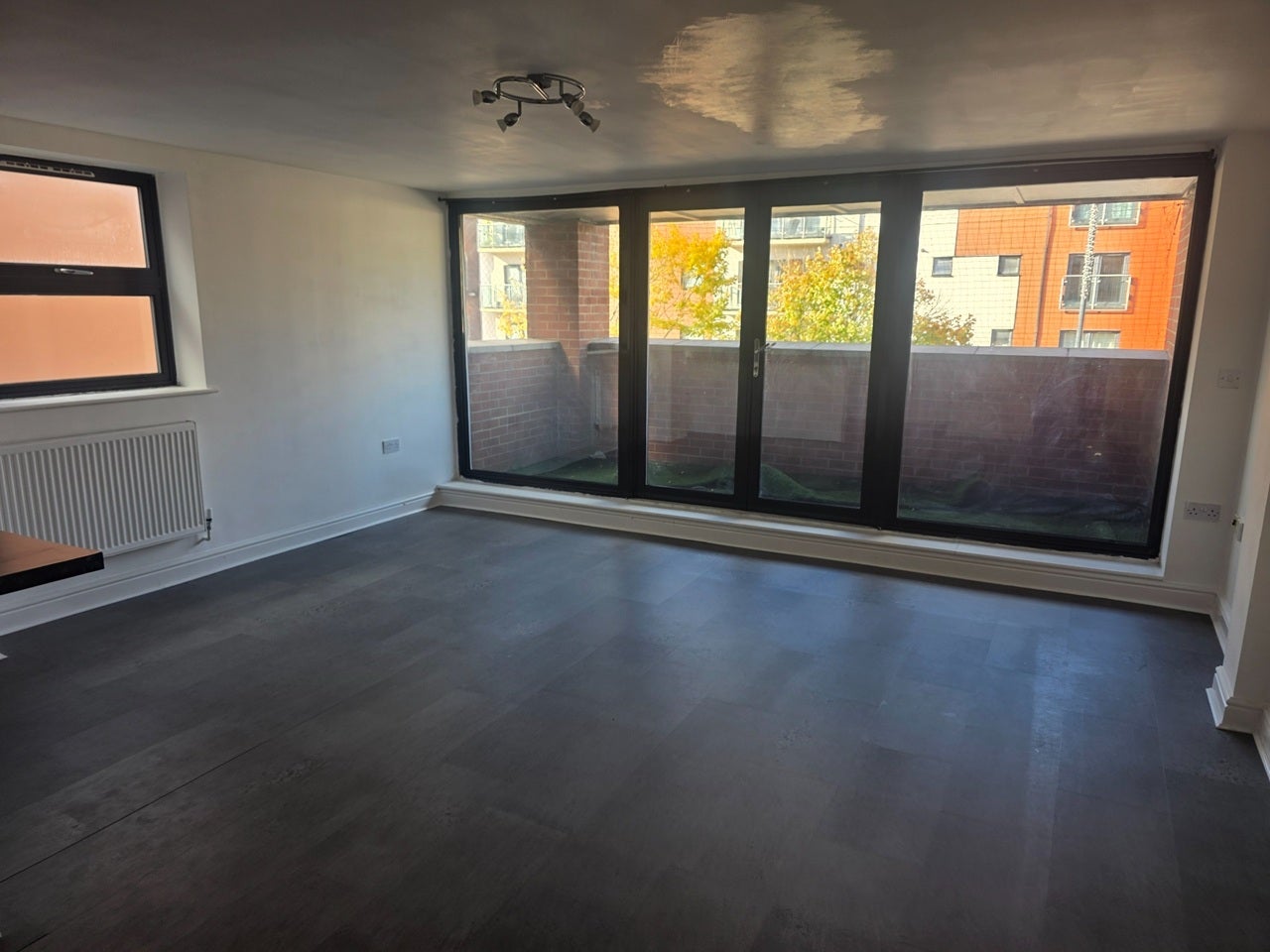 Flat Waldrons Yard in Greater London