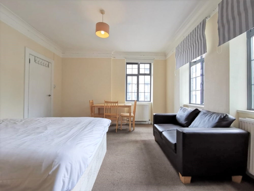 Flat Camden High Street in Greater London