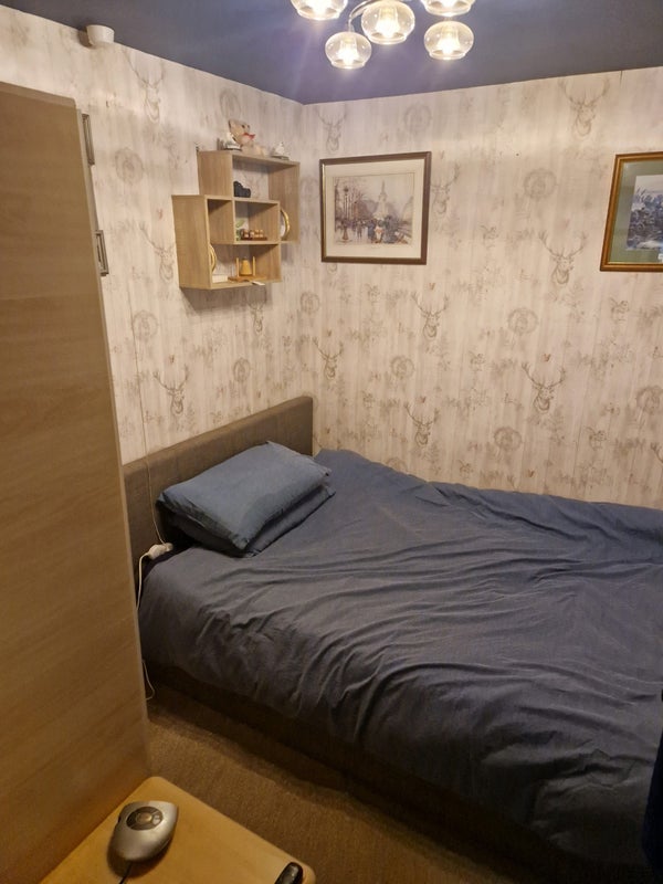 Room Manor Lane in Lichfield