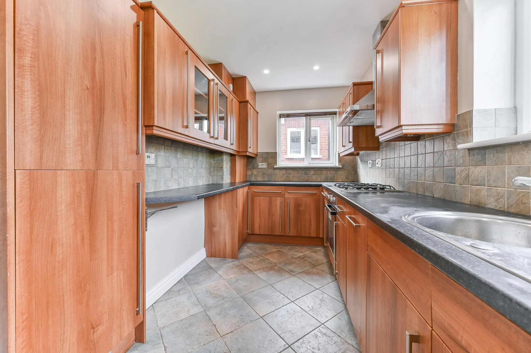 Flat Clyde Road in Greater London