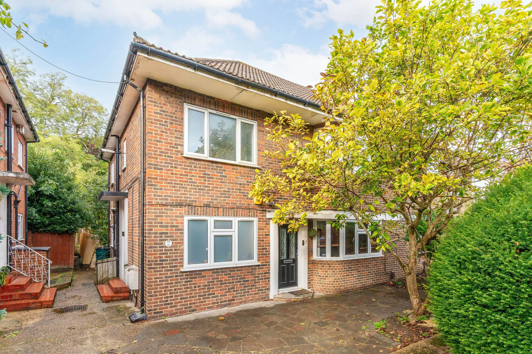 Flat Clyde Road in Greater London