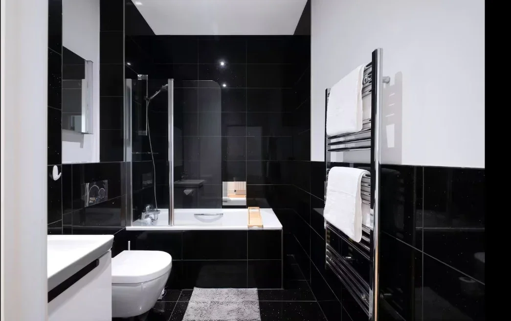 Flat Scarbrook Road in Greater London