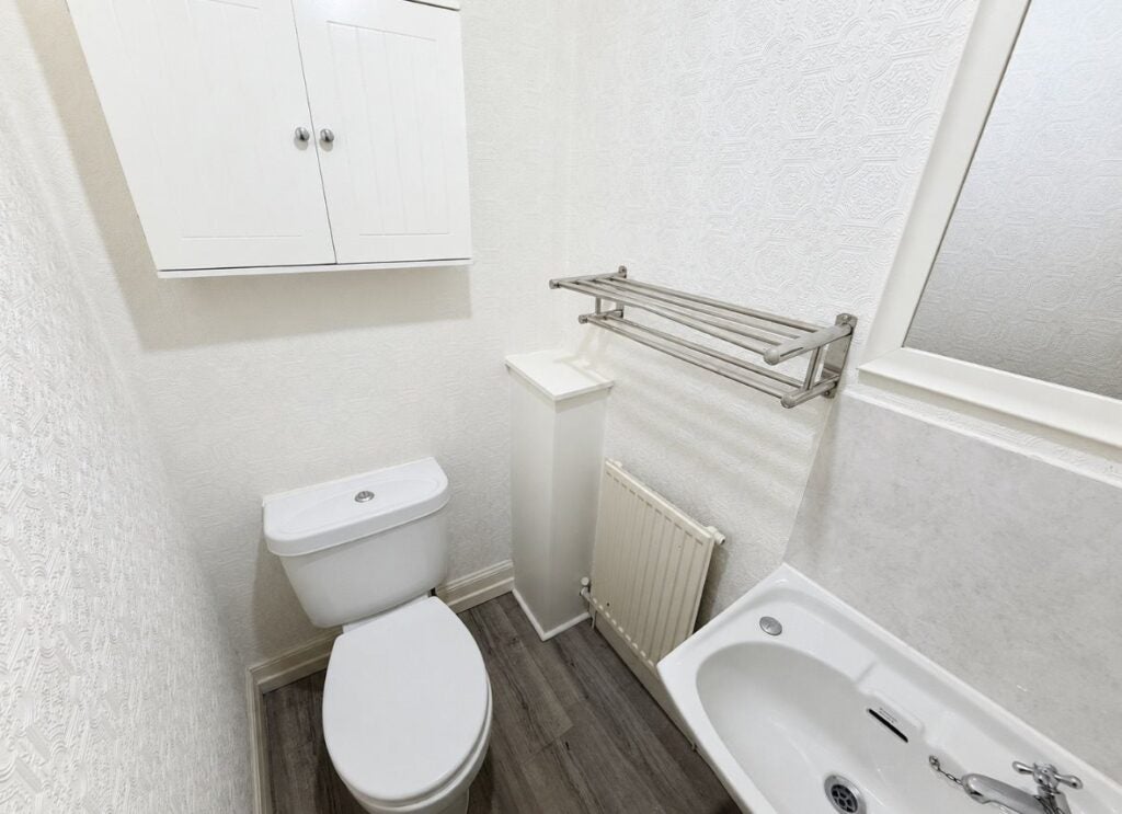 Flat Seagate in Dundee