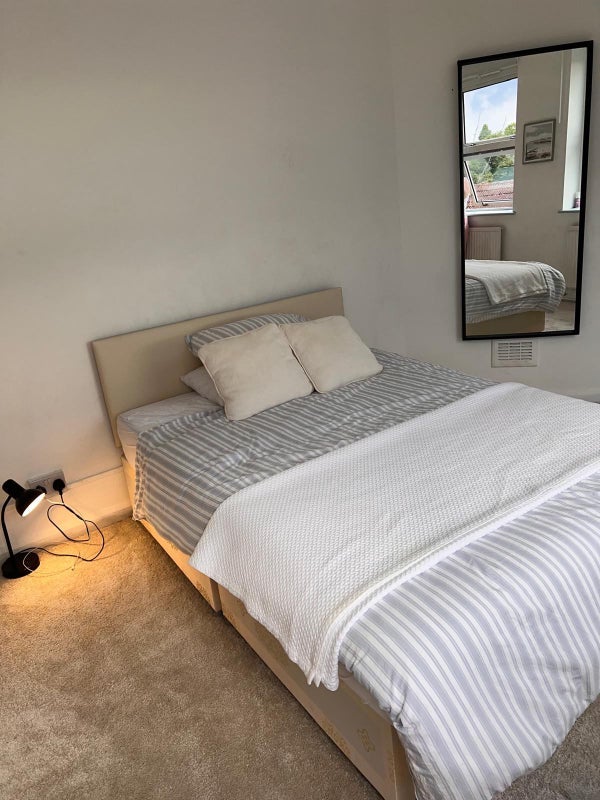 Room Sutton Way in Greater London
