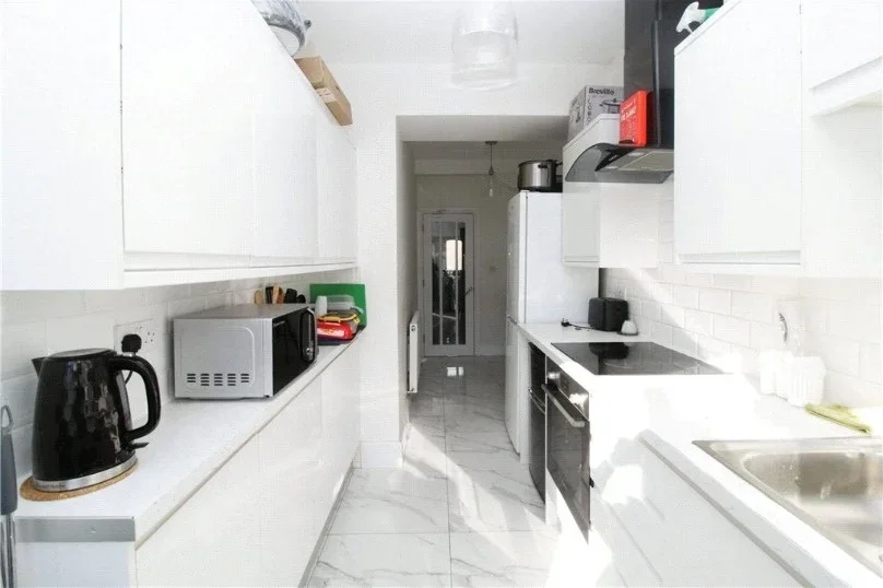 Room Grenaby Road in Greater London