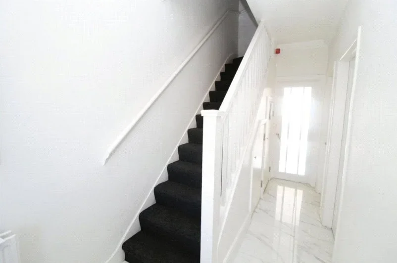 Room Grenaby Road in Greater London