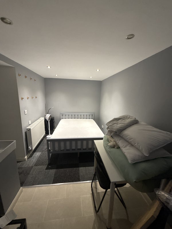 Room Stockwell Close in Bristol