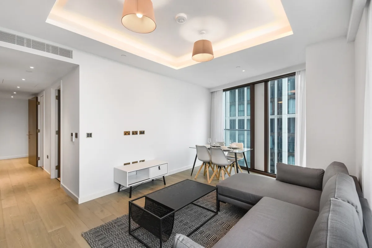 Flat Carnation Way in Greater London